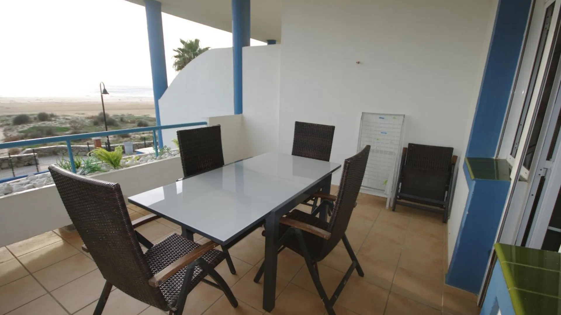 Livingtarifa Apartamento Agaporni Spain
