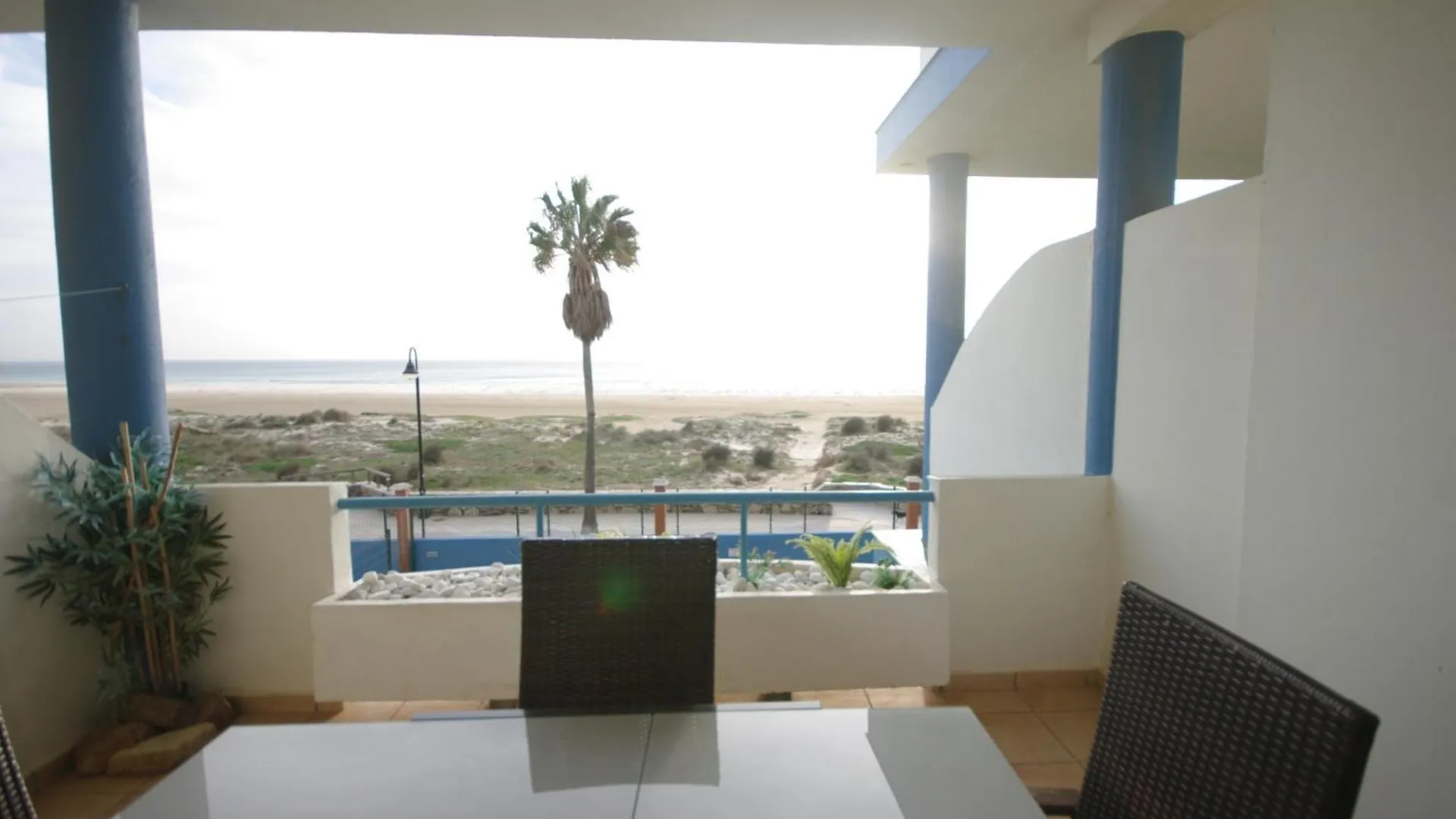 Livingtarifa Apartamento Agaporni